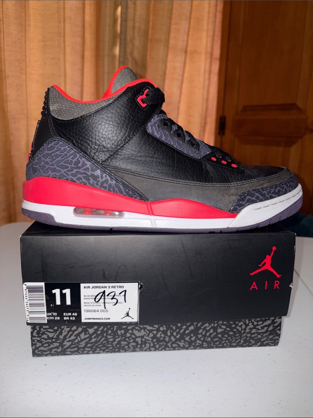 Jordan 3 Retro Men’s Sneakers - Black/Red/Grey